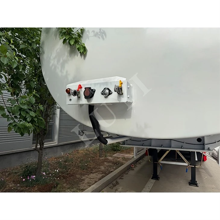 Brand New 3-axle 45,000-liter 3-compartment Customizable Oil Tank Truck Trailer suppliers