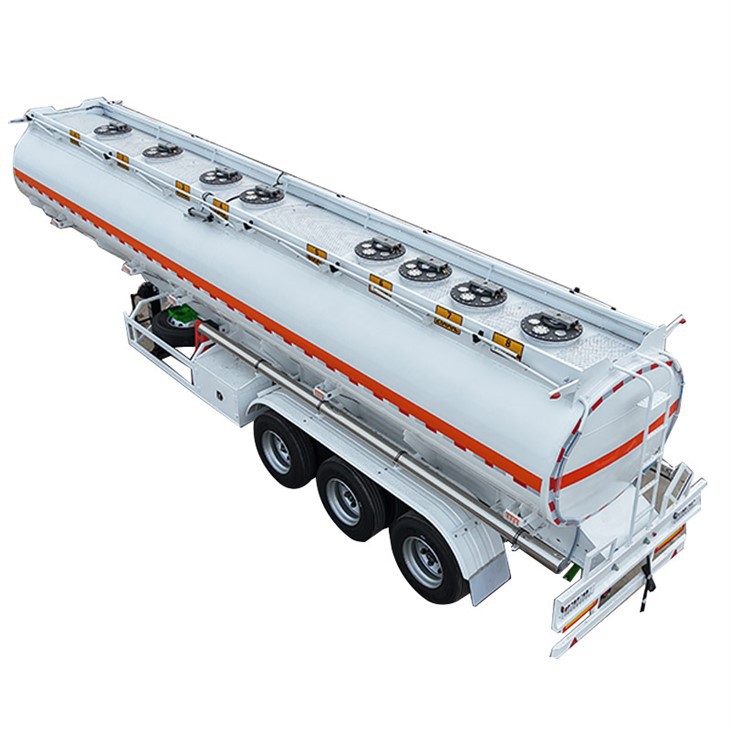 Sturdy Three Axle Oil Transport Tanker